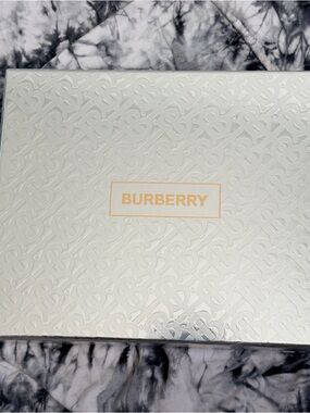 Burberry Embossed Logo Gift Box *BOX ONLY*